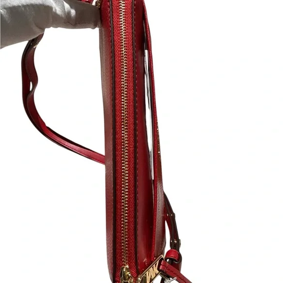 Michael Kors Elegant Red Leather Shoulder Bag - Picture 5 of 7